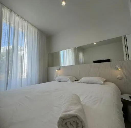 Maison Lyo - Luxueuse Suite - King Size & Baignoire